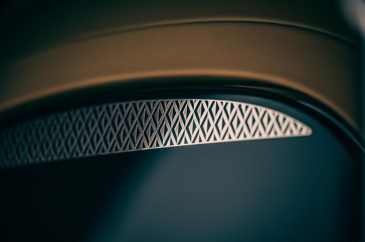 85 Bentley Flying Spur Mulliner official reveal patterns