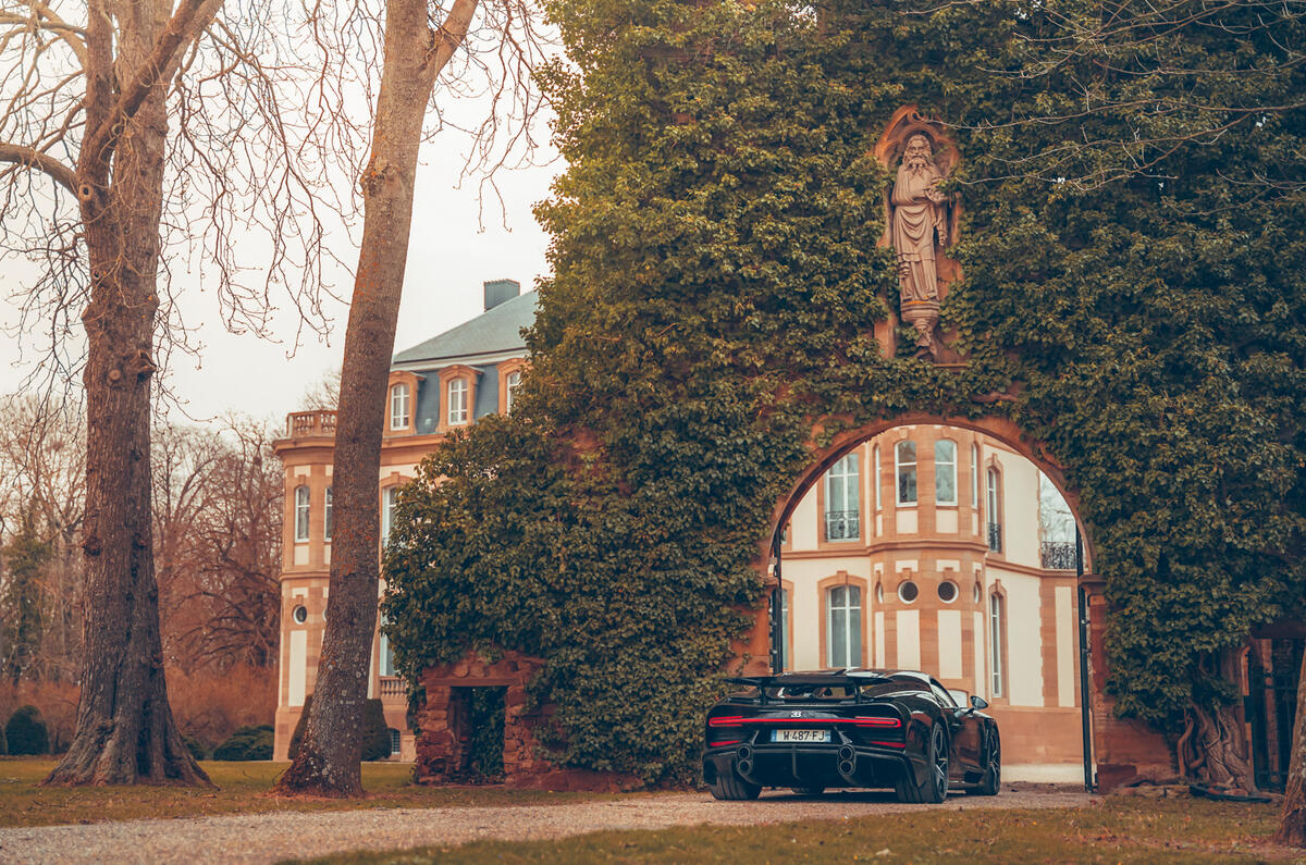 85 bugatti chiron super sport