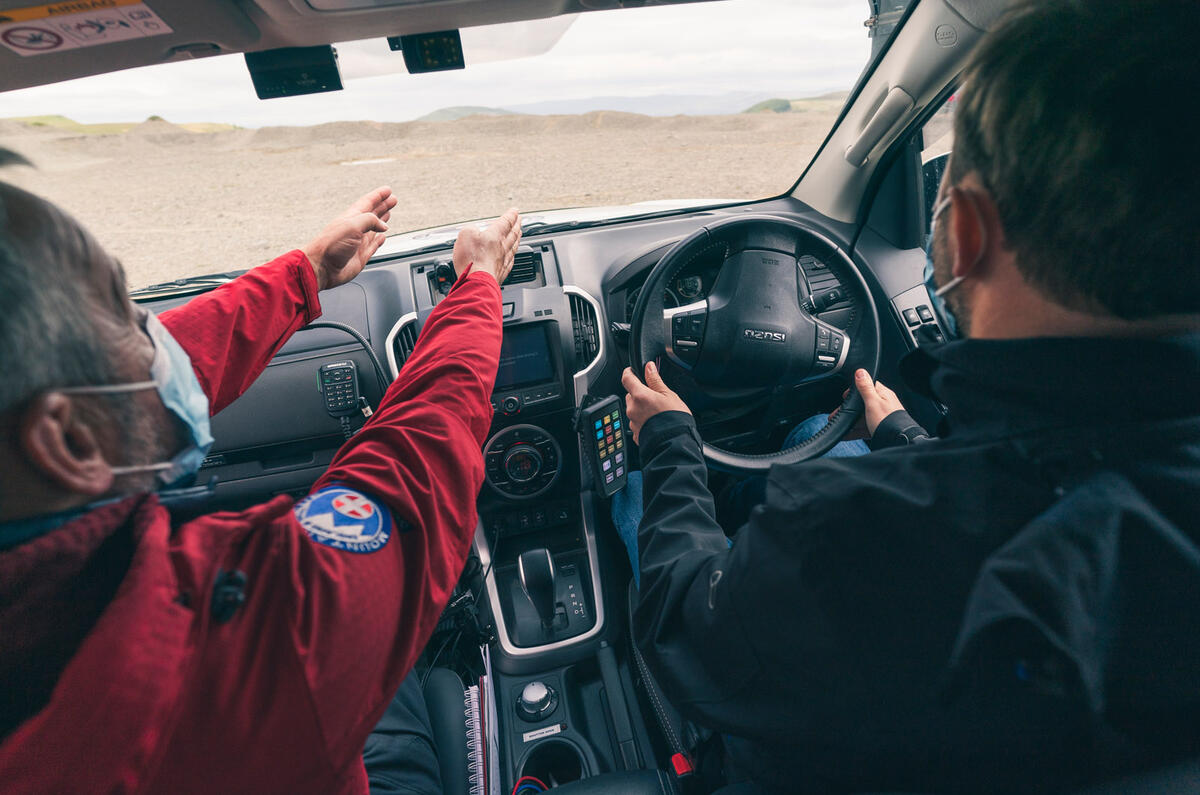 85 central beacons mountain rescue isuzu dmax cabin 85 central beacons mountain rescue isuzu dmax cabin