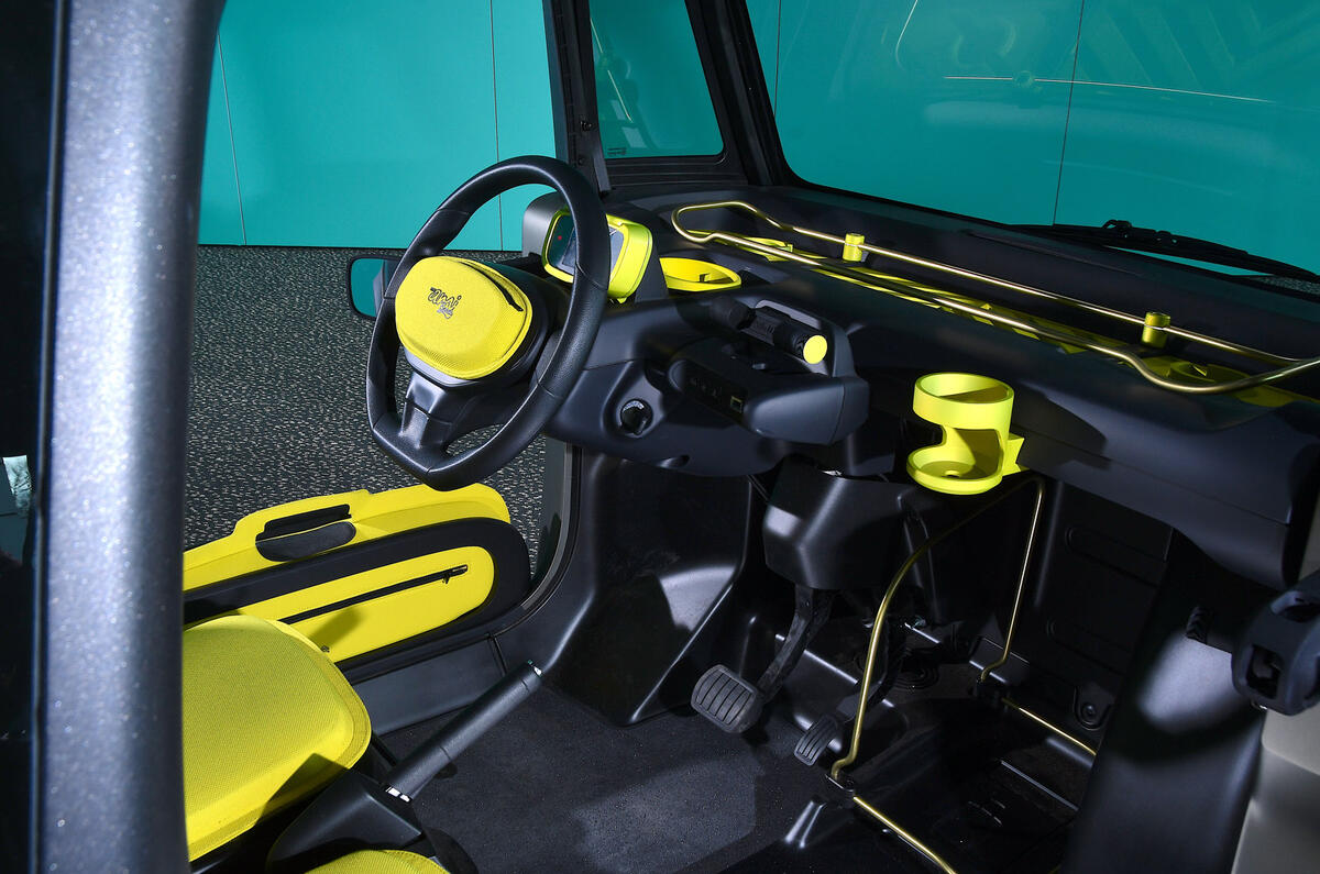 85 Citroen Ami Beach 2022 drive Autocar cabin 85 Citroen Ami Beach 2022 drive Autocar cabin