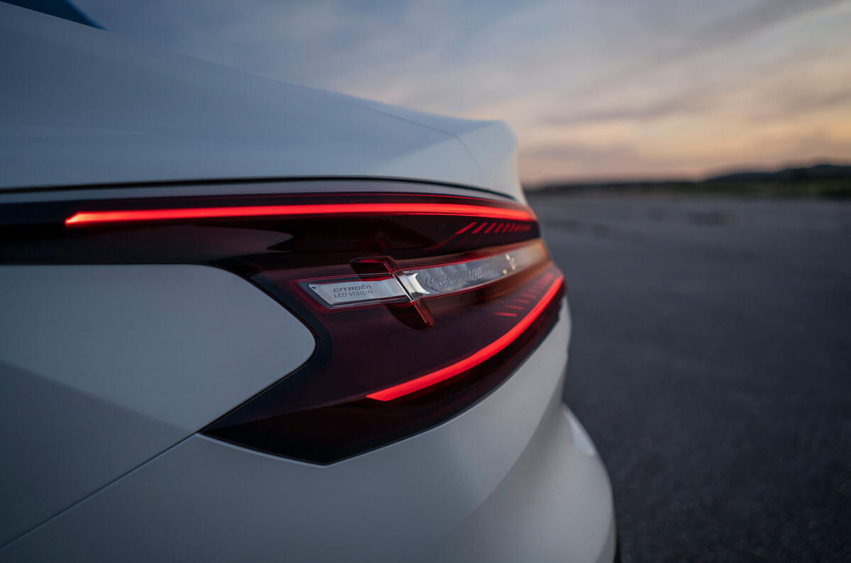85 citroen e c4x rear lights 2022