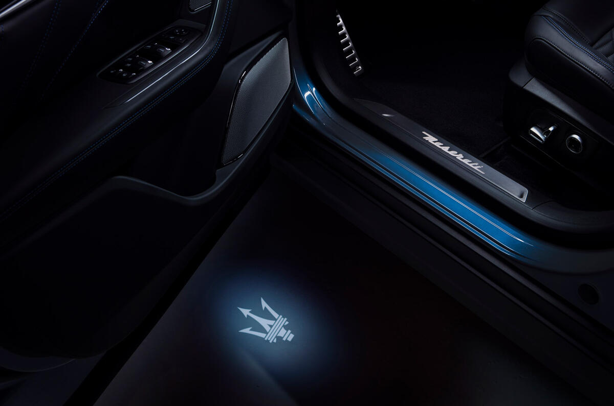 85 Maserati Levante Hybrid 2021 official images puddle lamps 85 Maserati Levante Hybrid 2021 official images puddle lamps