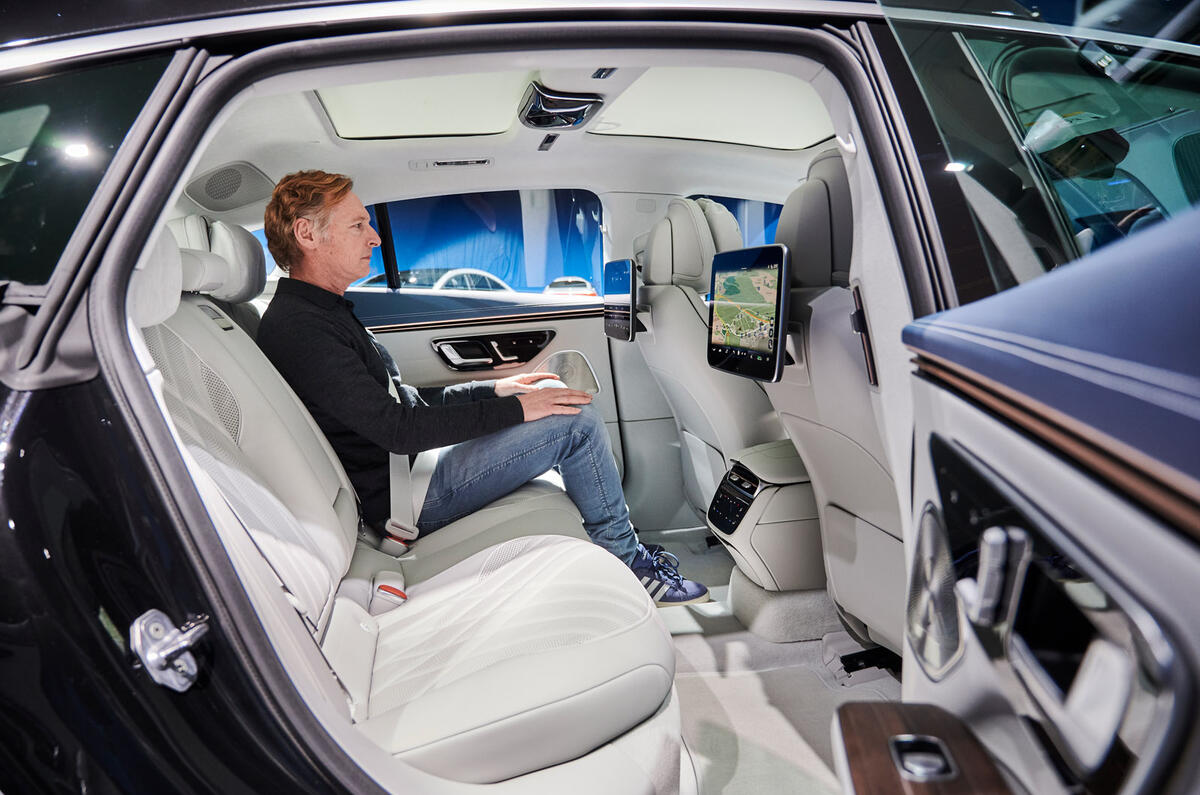85 Mercedes EQS official reveal images GK rear seats