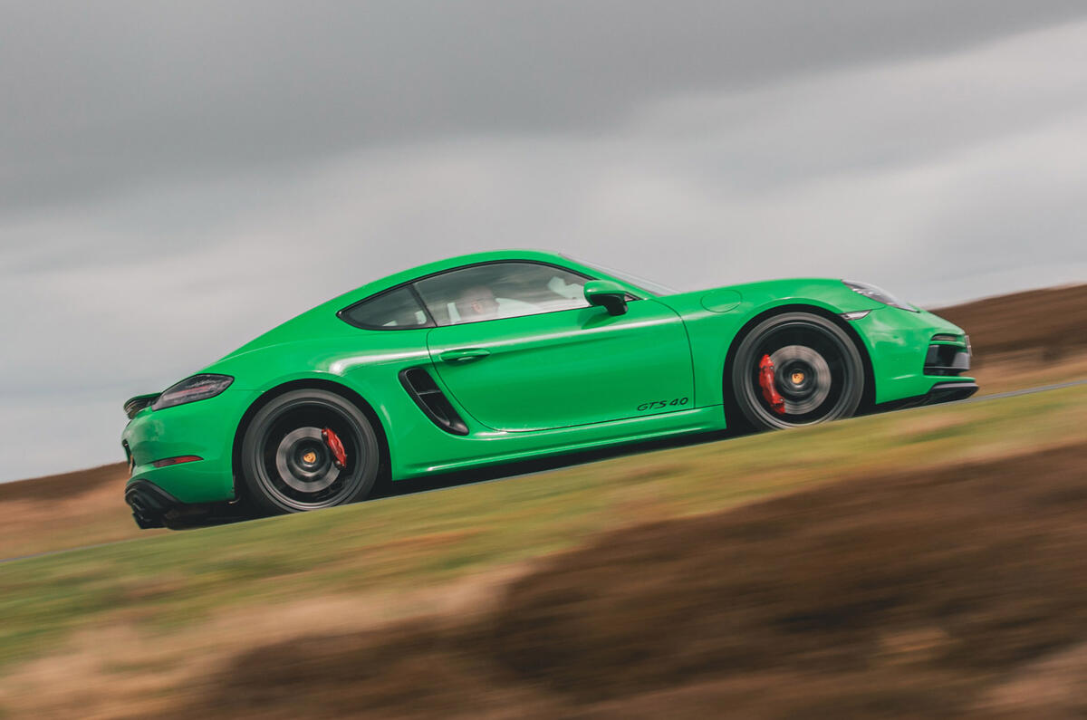 85 porsche 718 cayman gts 40 side profile 85 porsche 718 cayman gts 40 side profile