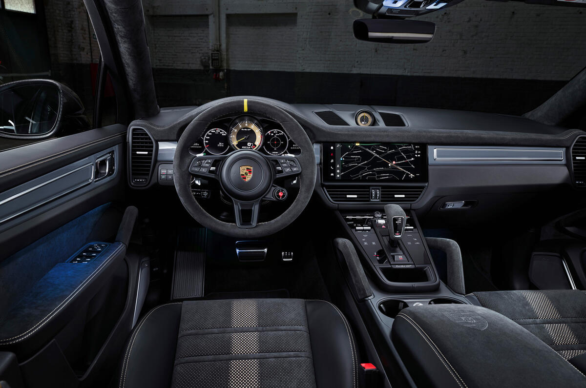 85 Porsche Cayenne GT 2021 official reveal cabin