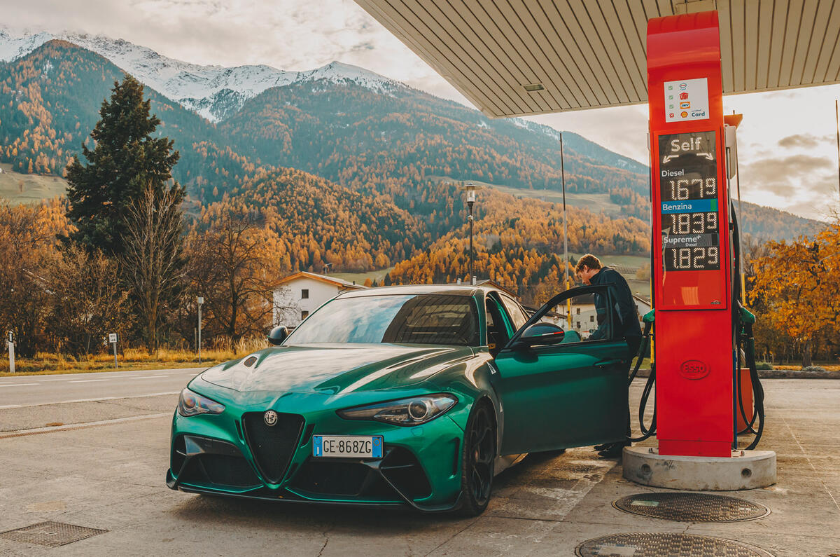 86 Alfa GTAm road trip 2022 mountain refuel 86 Alfa GTAm road trip 2022 mountain refuel