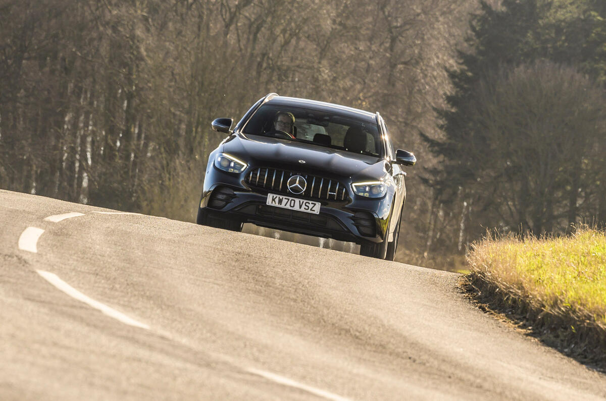 86 bmw m550i vs mercedes amg e53 2021 twin test Merc on road front 86 bmw m550i vs mercedes amg e53 2021 twin test Merc on road front