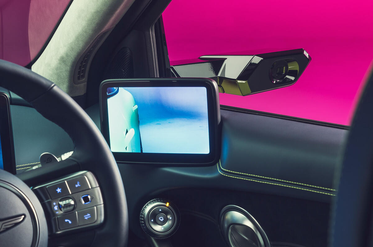 86 Genesis GV60 Autocar studio static camera displays