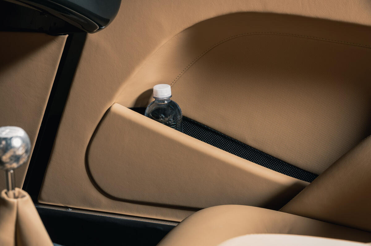 86 Healey by Caton official images studio side pockets 86 Healey by Caton official images studio side pockets