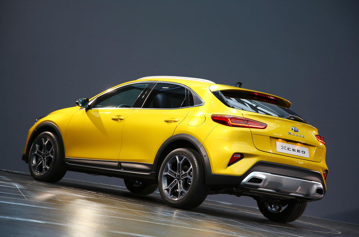 Kia Xceed 2019 official reveal - static rear