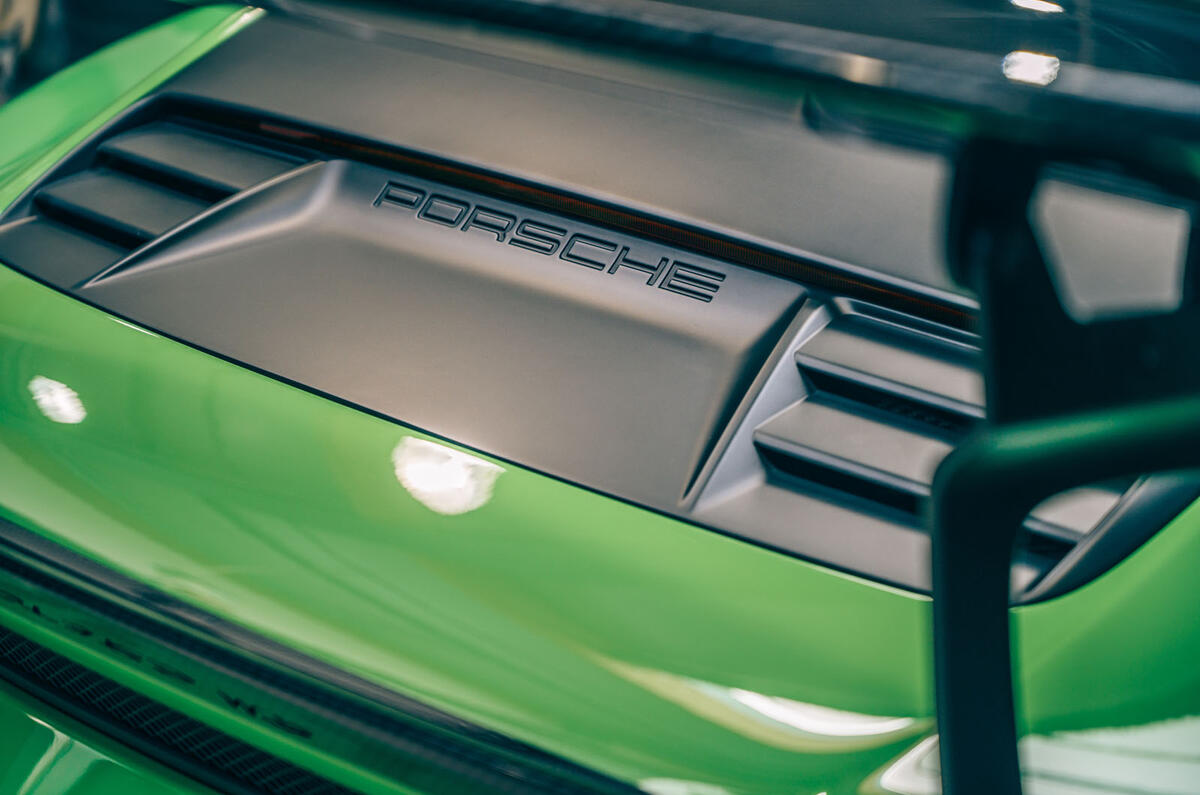 Visiting Manthey racing - GT3 RS MR engine cover Visiting Manthey racing - GT3 RS MR engine cover