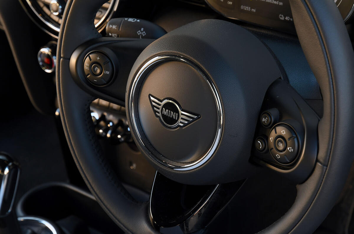 a month with a Mini Electric - steering wheel a month with a Mini Electric - steering wheel