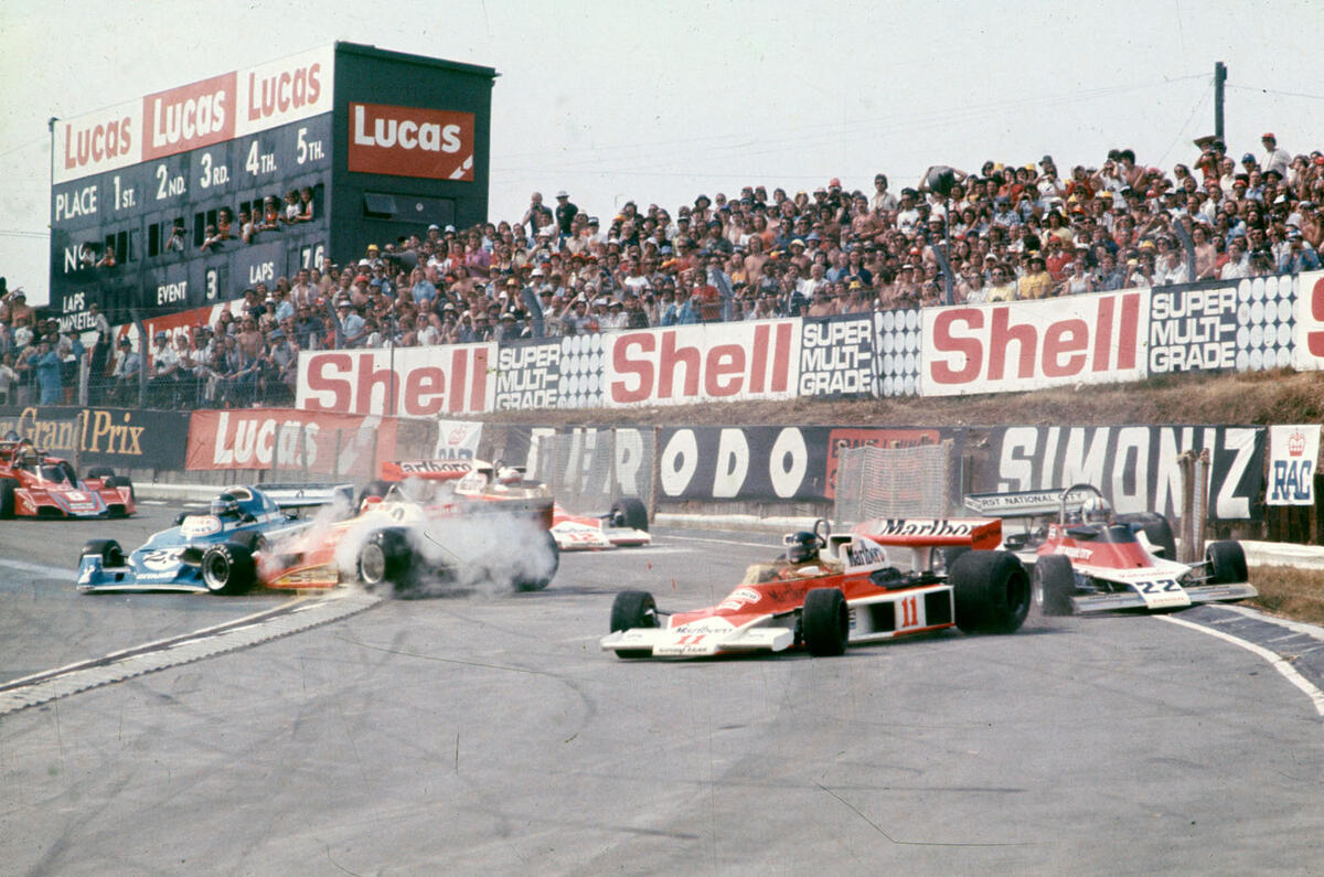 Autocar fixes Formula One - spinout