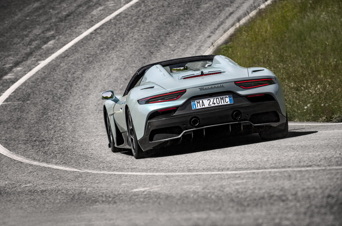 86 Maserati MC20 Cielo rear on road 86 Maserati MC20 Cielo rear on road