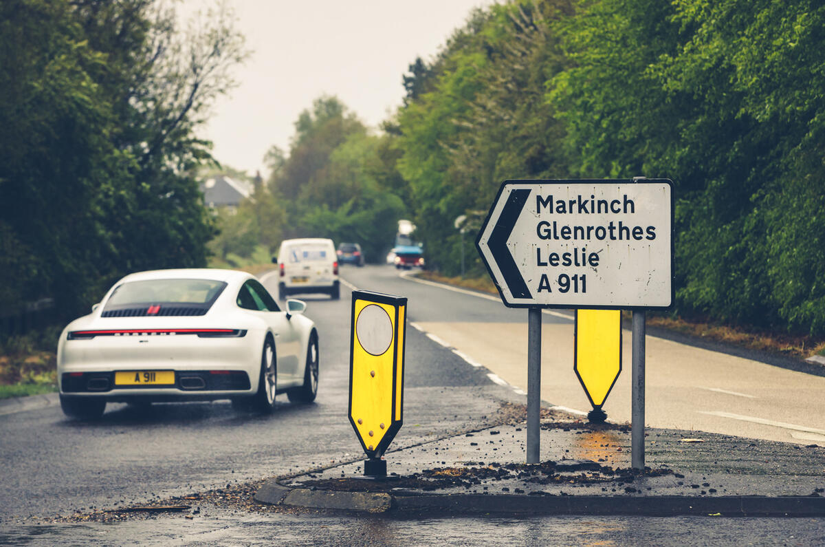87 A911 on the A911 feature signs 87 A911 on the A911 feature signs