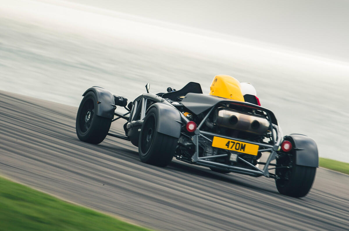 87 BBDC 2021 Final three Atom track rear