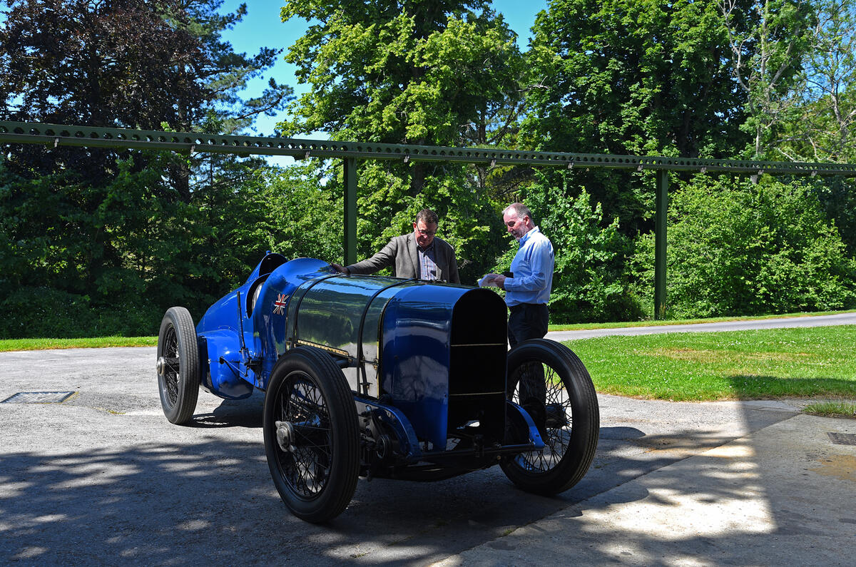 87 beaulieu national motor museum sunbeam v12 front quarter