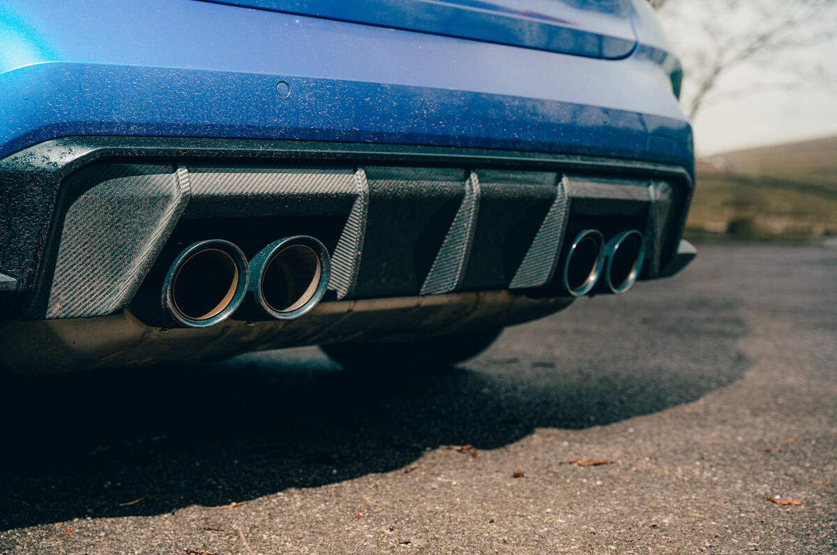 87 BMW M3 vs Audi RS3 saloon 2021 m3 exhausts