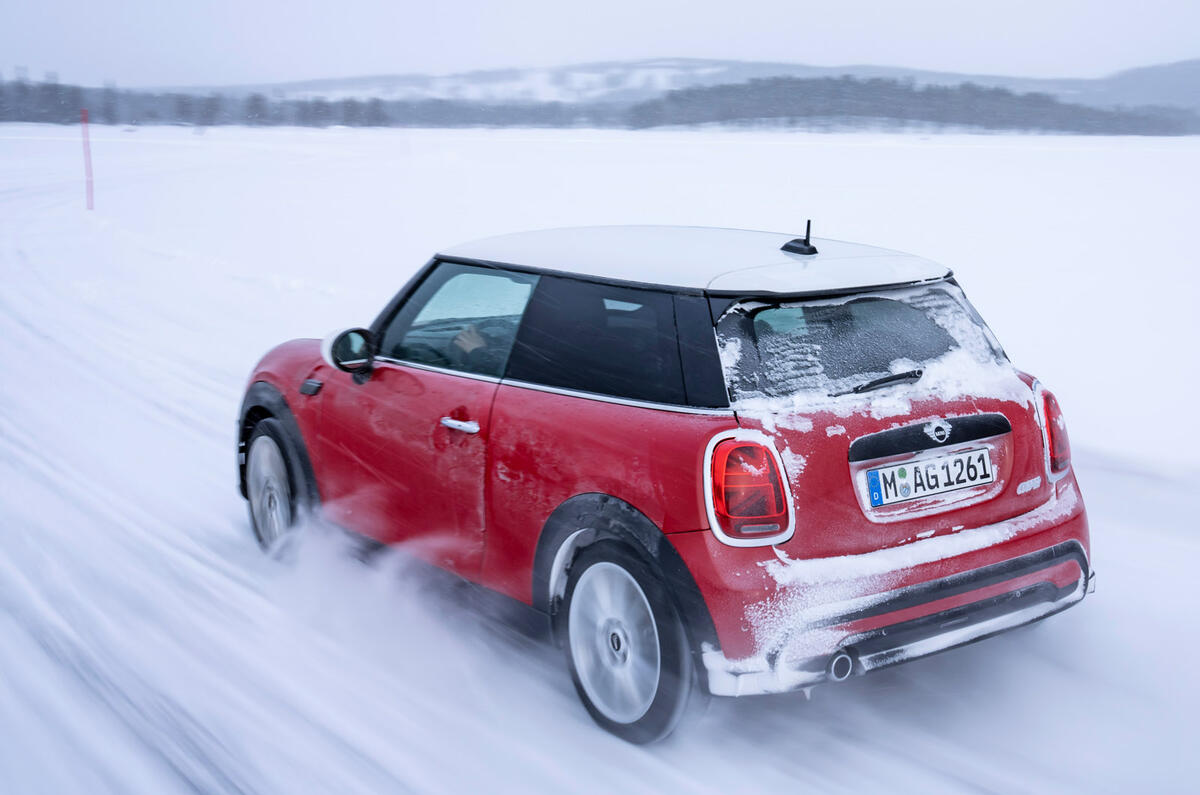 87 every Mini generation on ice 2022 feature F56 rear