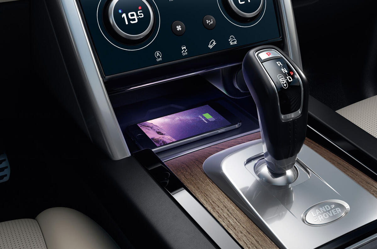 Land Rover Discovery Sport 2019 official reveal - centre console
