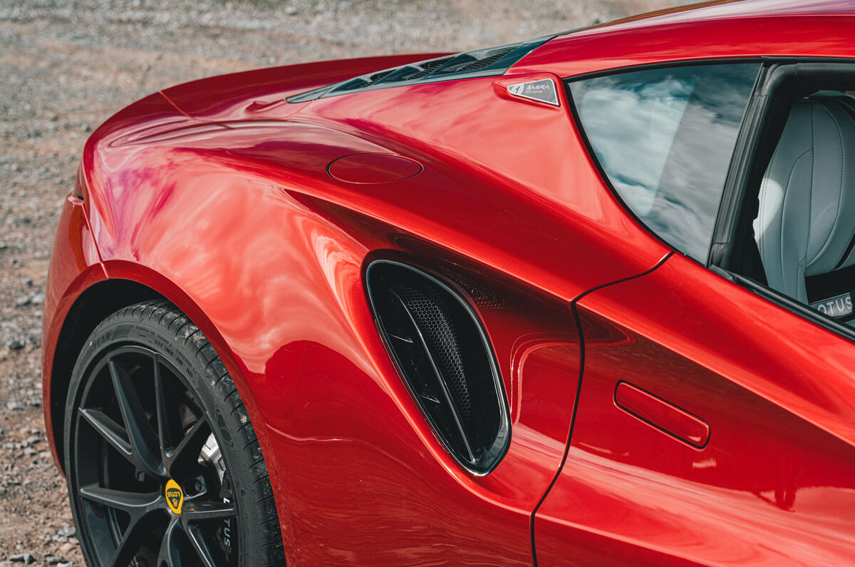 87 lotus emira rear vent 87 lotus emira rear vent