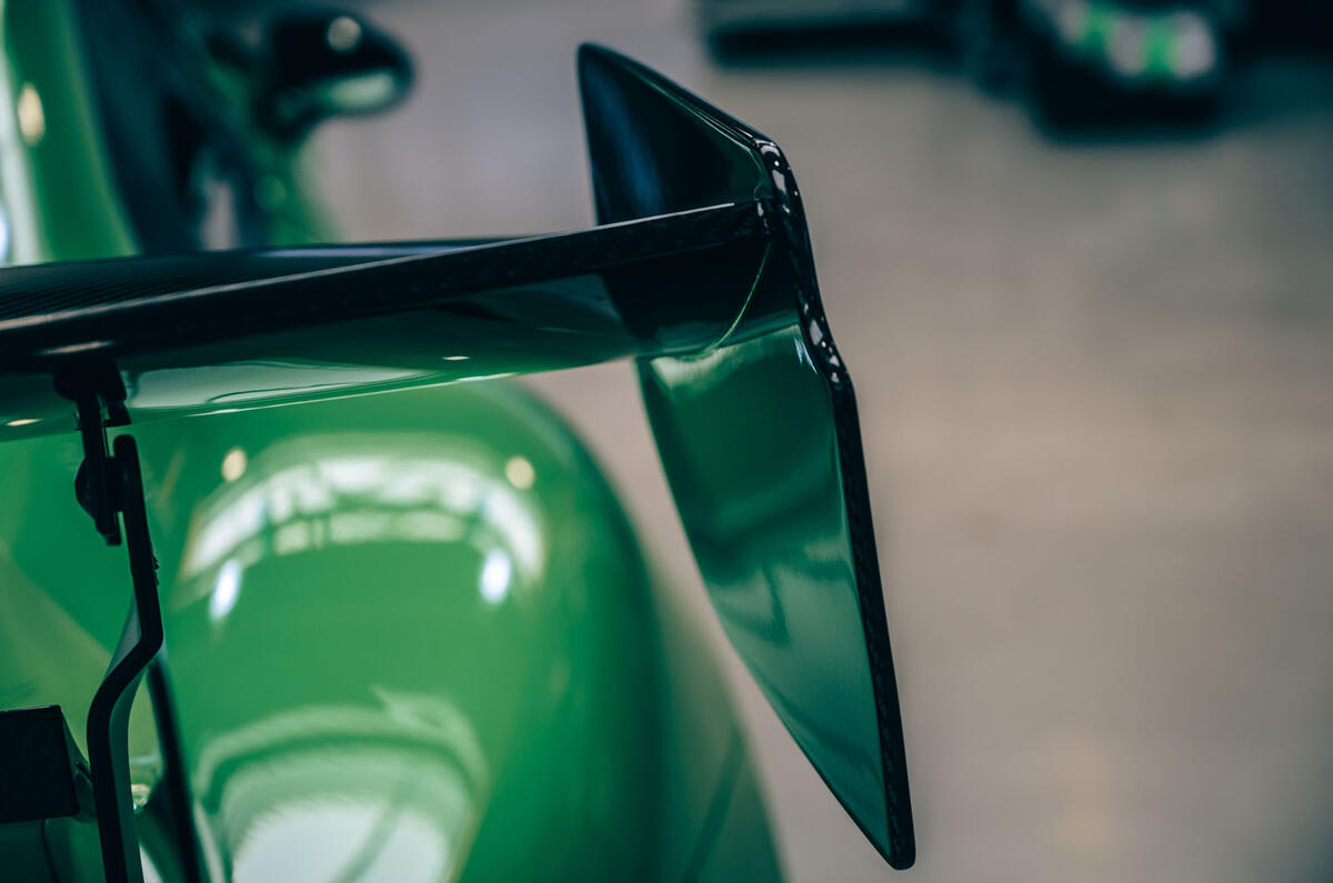 Visiting Manthey racing - GT3 RS MR spoiler details Visiting Manthey racing - GT3 RS MR spoiler details