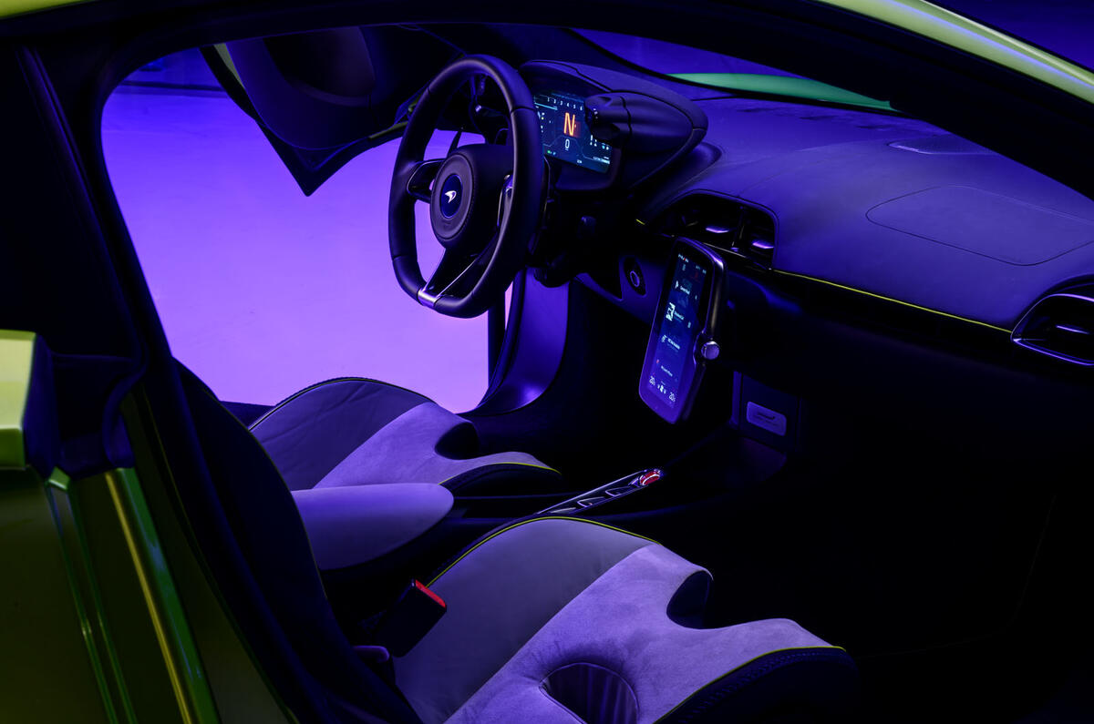 87 McLaren Artura 2021 Autocar images cabin 87 McLaren Artura 2021 Autocar images cabin