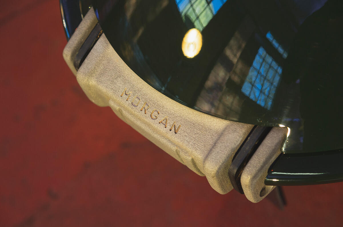 87 Morgan Super 3 2022 Autocar green rear bumper 87 Morgan Super 3 2022 Autocar green rear bumper