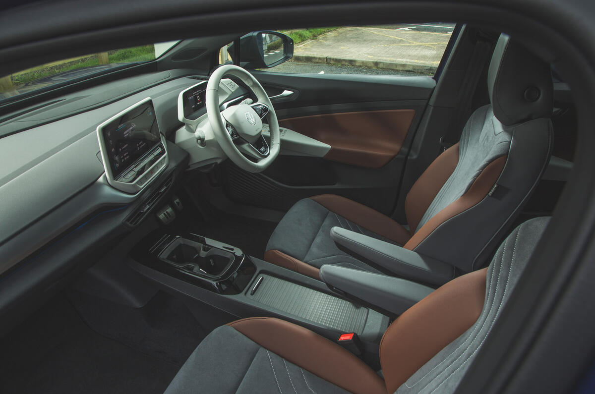 87 Mustang Mach e ID 4 Polestar 2 triple test 2021 VW interior 87 Mustang Mach e ID 4 Polestar 2 triple test 2021 VW interior