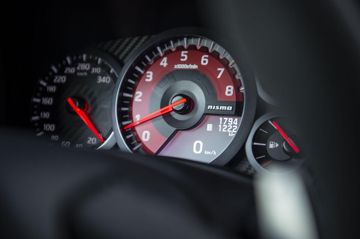 Nissan GT-R Nismo 2020 official reveal - instruments
