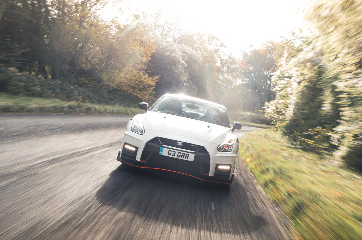 87 Nissan GTR at 15 feature tracking nose