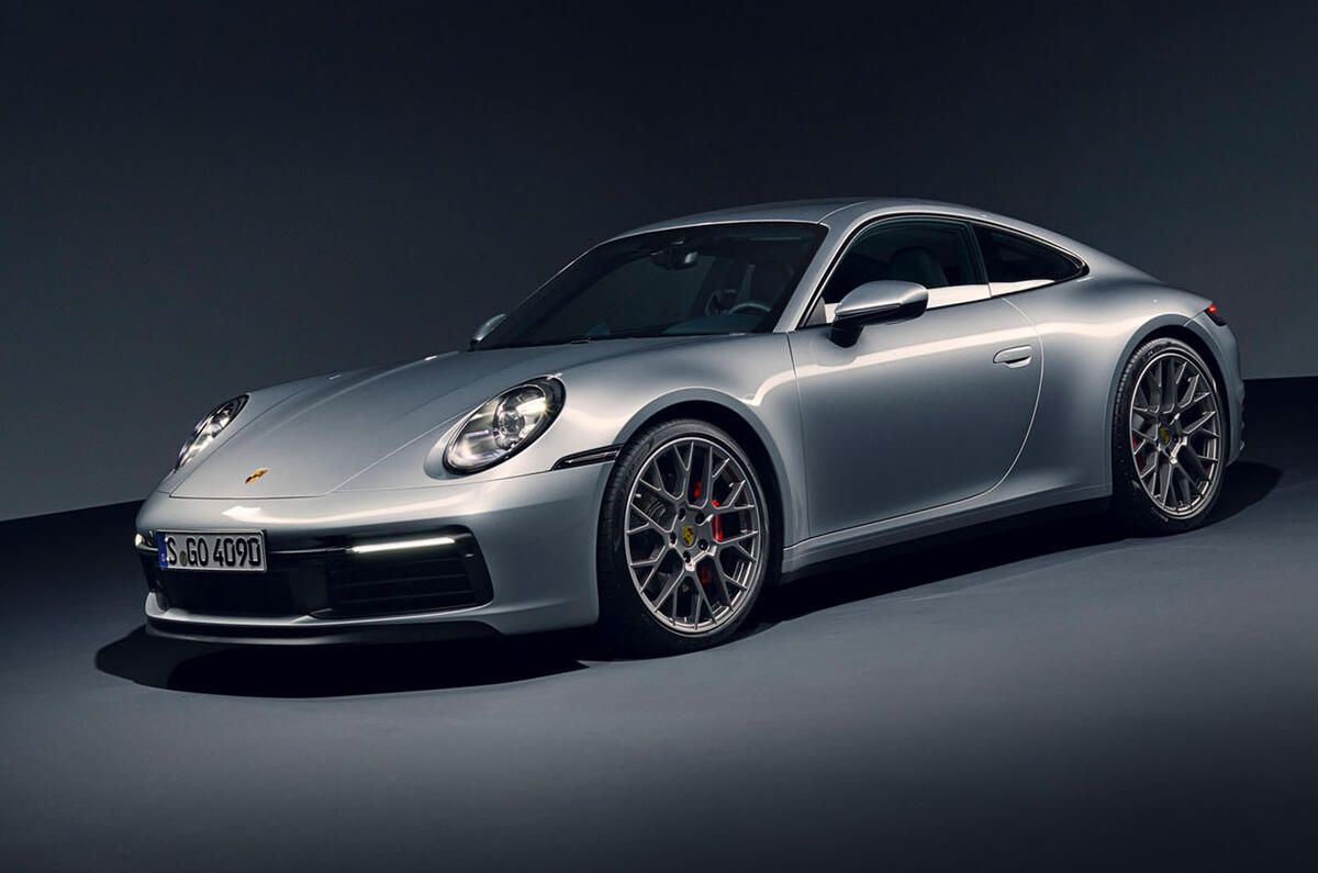 2019 Porsche 911 official reveal - studio front