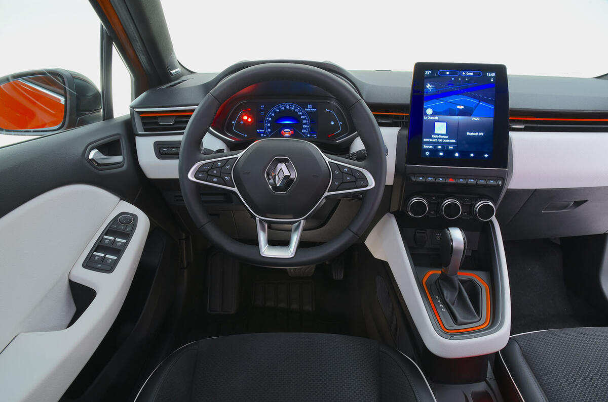Renault Clio 2019 Autocar studio static - dashboard
