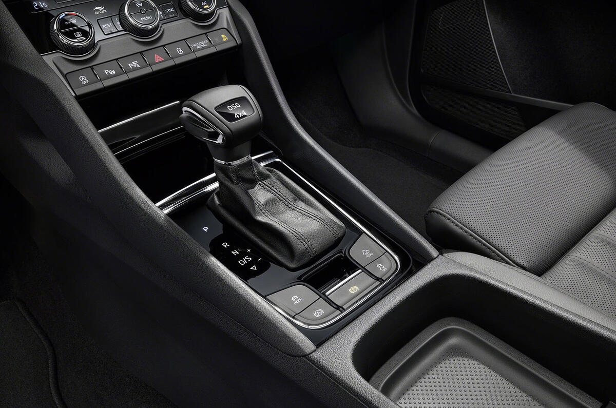 87 Skoda Kodiaq MY2021 facelift official images gearstick