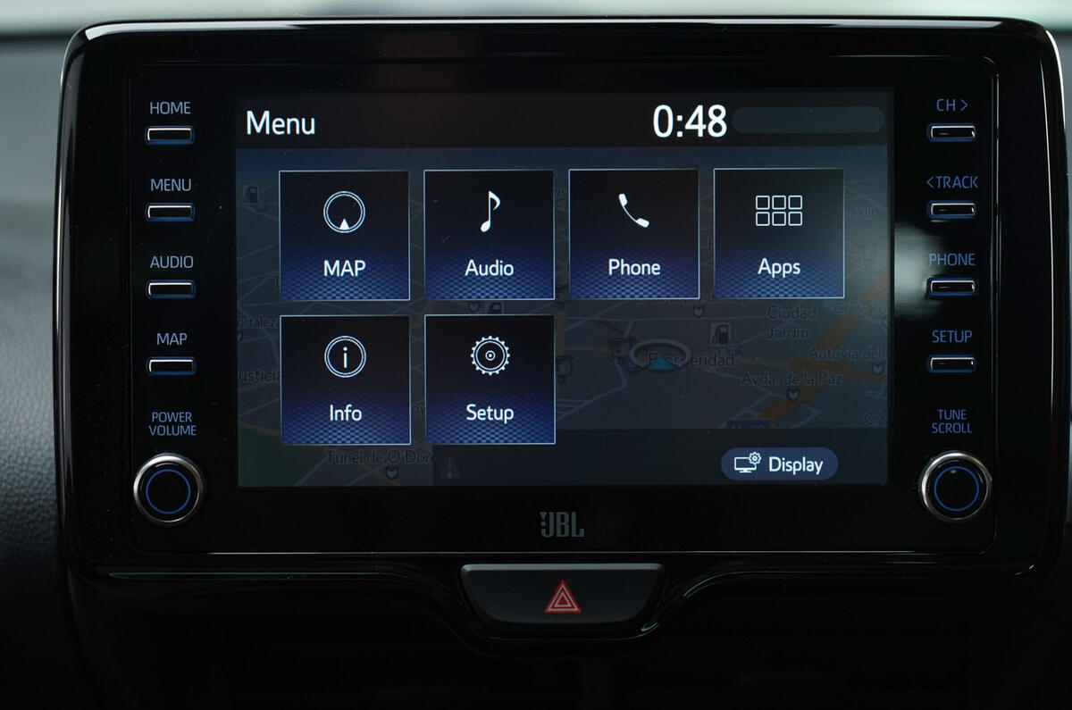 Toyota Yaris 2019 official studio - infotainment