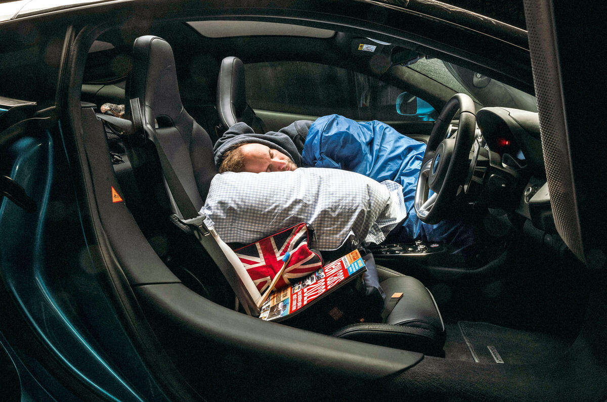 88 24hrs in McLaren GT 2022 sleep front