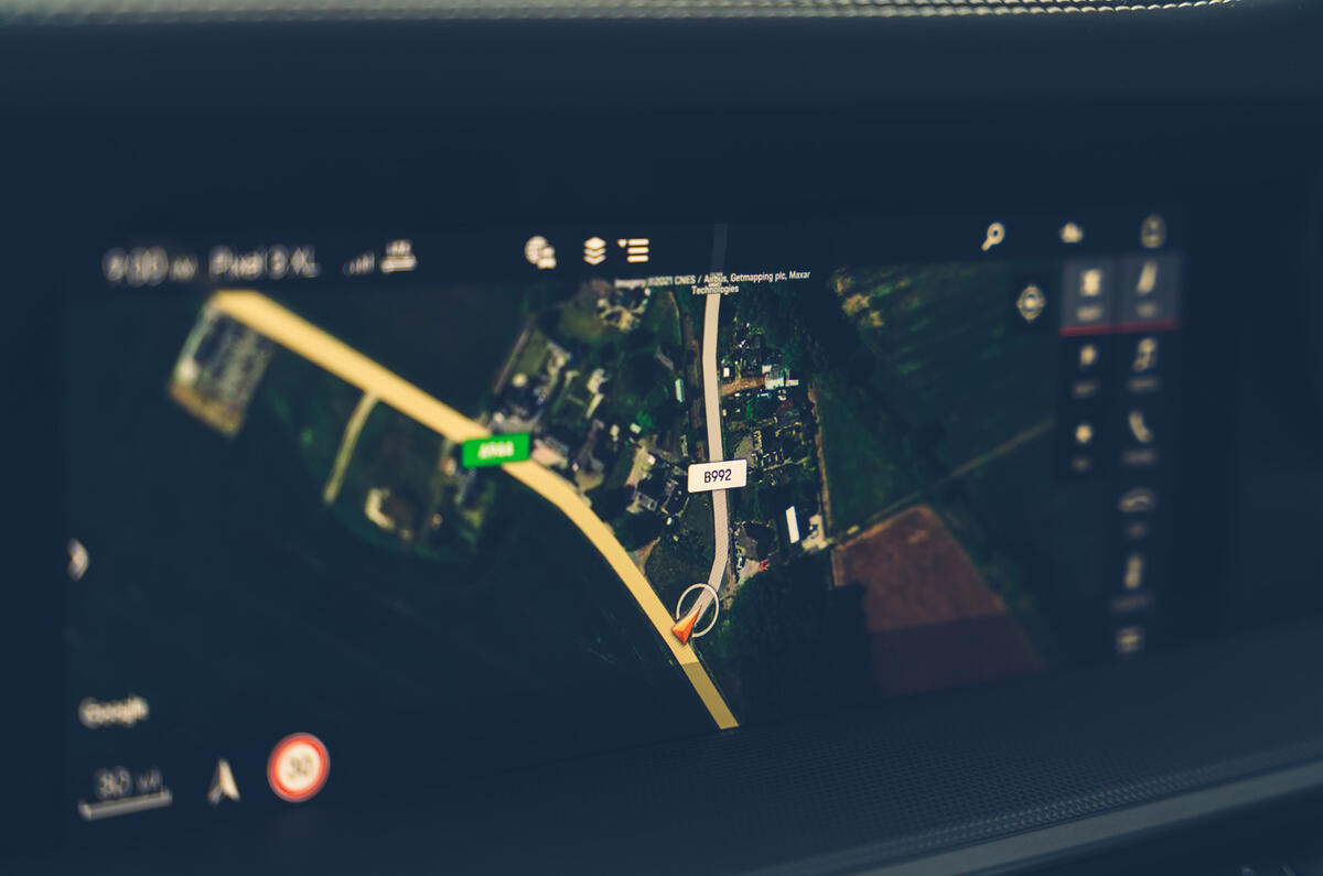 88 A911 on the A911 feature satnav 88 A911 on the A911 feature satnav