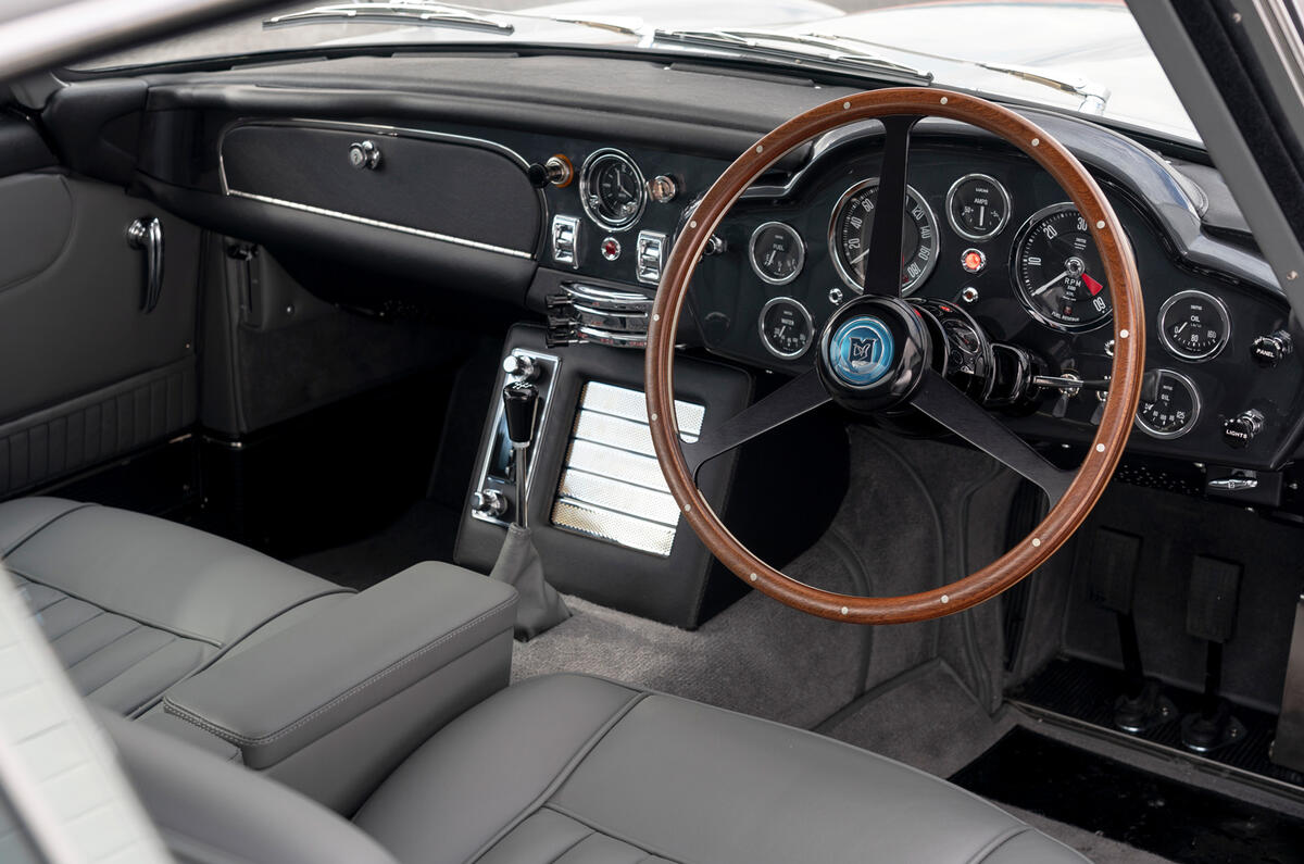 88 Aston Martin DB5 Goldfinger road test 2021 dashboard 88 Aston Martin DB5 Goldfinger road test 2021 dashboard