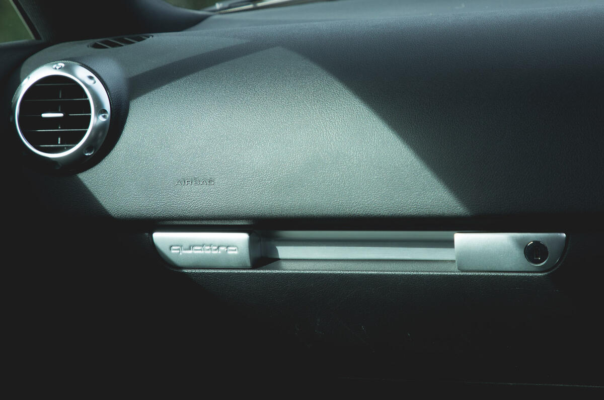 88 Audi TT mk1 Bauhaus feature 2021 interior trim 88 Audi TT mk1 Bauhaus feature 2021 interior trim