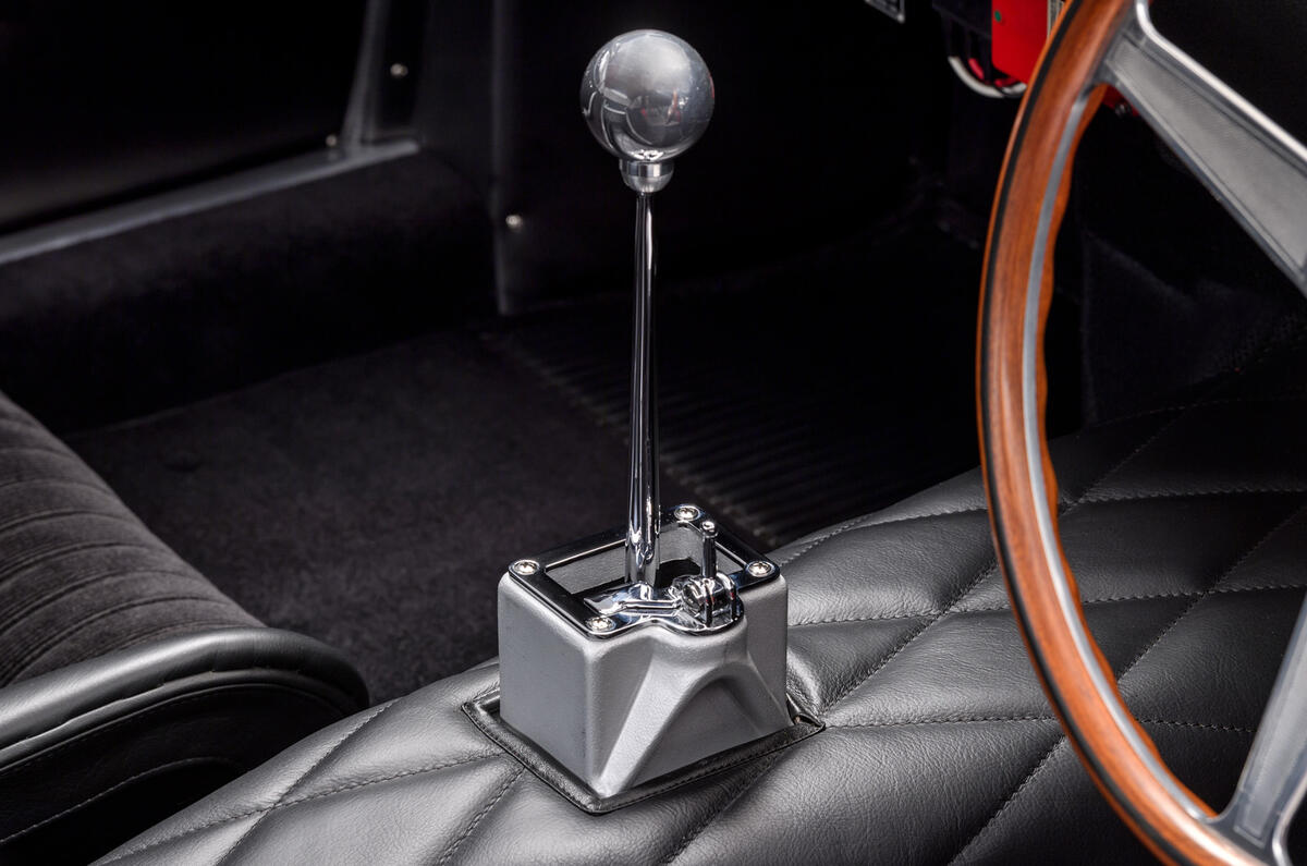 88 Bell Sport Classic 330 LMB gearstick