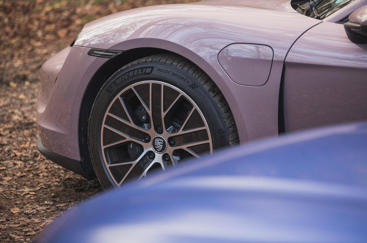 88 BMW i4 vs porsche taycan twin test porsche wheels