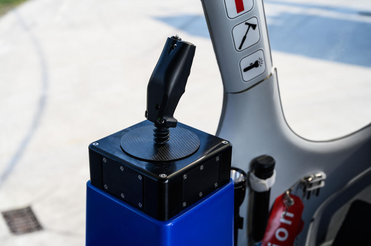 Autocar Christmas Road Test 2020: the Goodyear Blimp - joystick Autocar Christmas Road Test 2020: the Goodyear Blimp - joystick