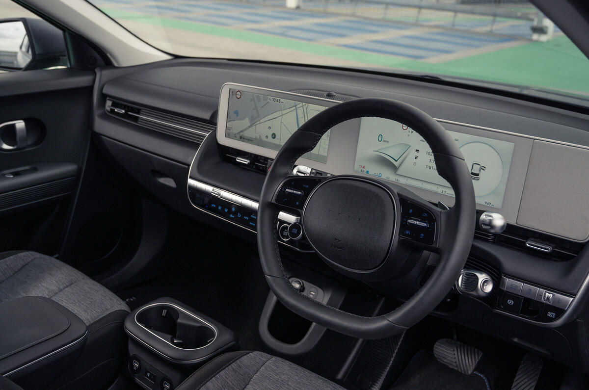 88 Enyaq vs Ioniq 5 2021 hyundai cabin 88 Enyaq vs Ioniq 5 2021 hyundai cabin
