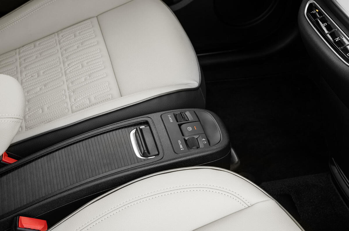 Fiat 500 electric 2020 official press images - centre console Fiat 500 electric 2020 official press images - centre console