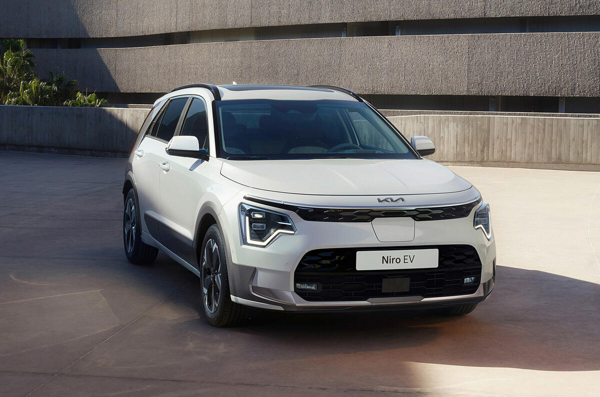 88 Kia Niro EV 2022 official reveal Europe render
