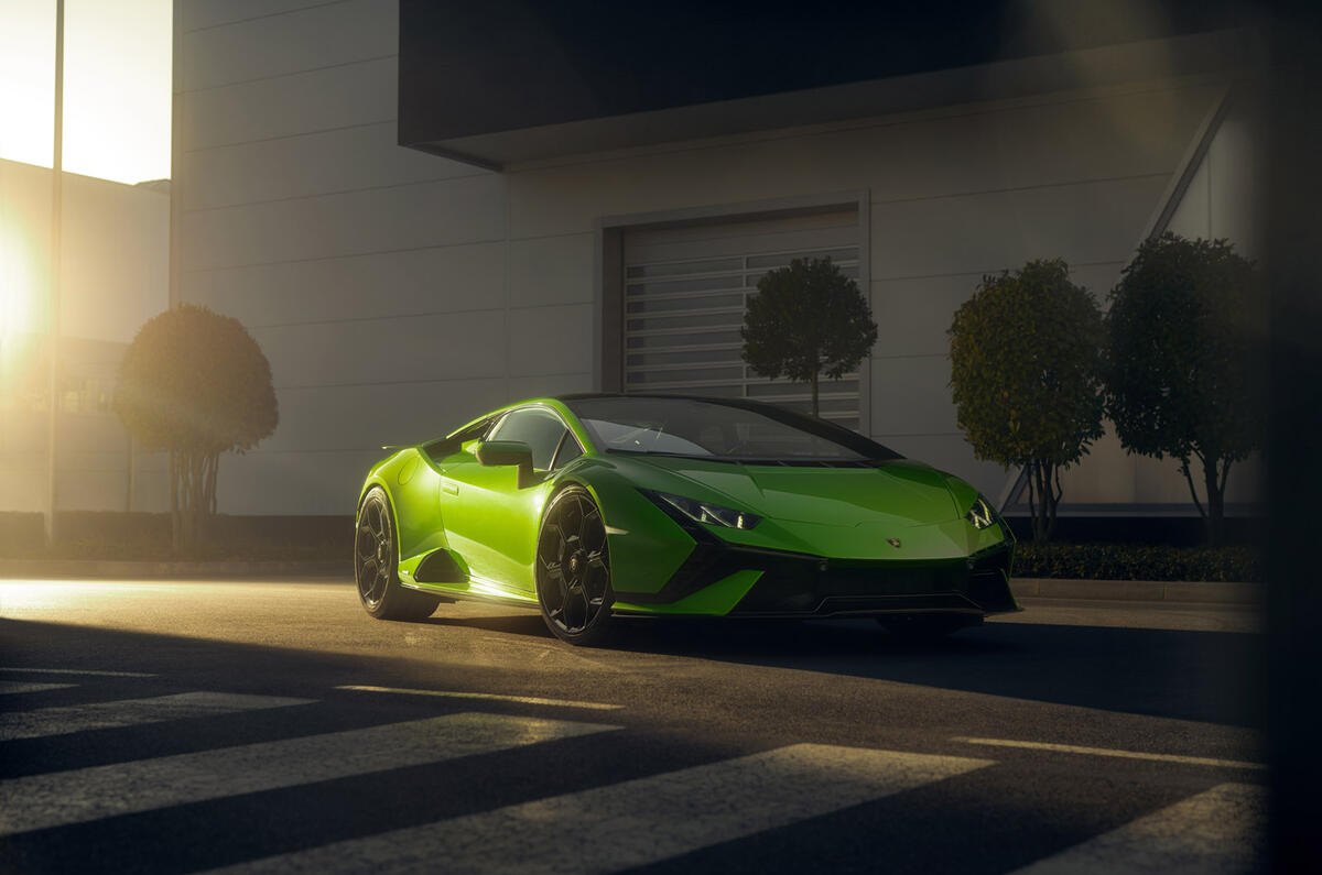 88 Lamborghini Huracan Technica 2022 official reveal front