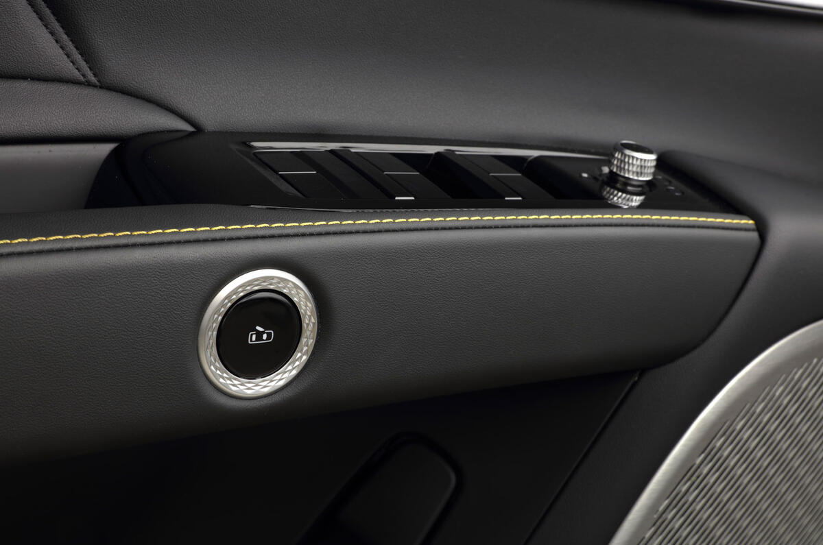 88 Maseratri Grecale Trofeo official reveal door cards 88 Maseratri Grecale Trofeo official reveal door cards