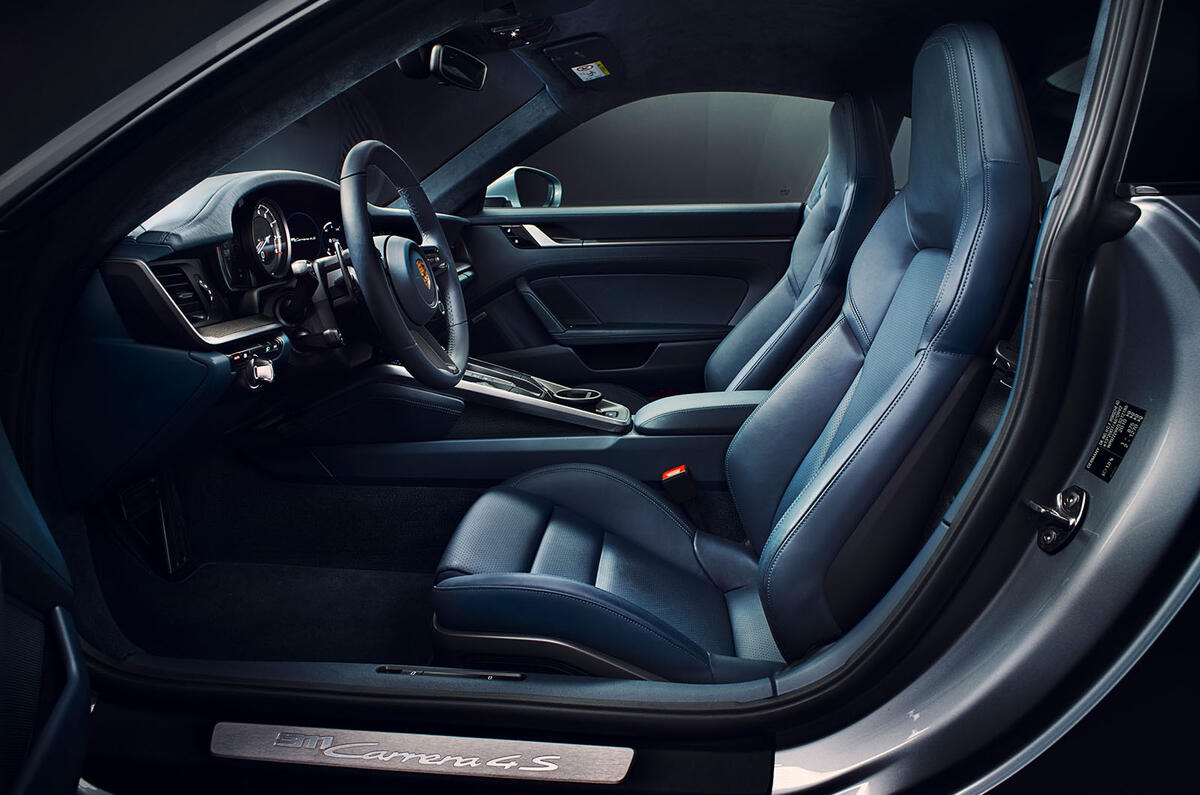 2019 Porsche 911 official reveal - press still seats