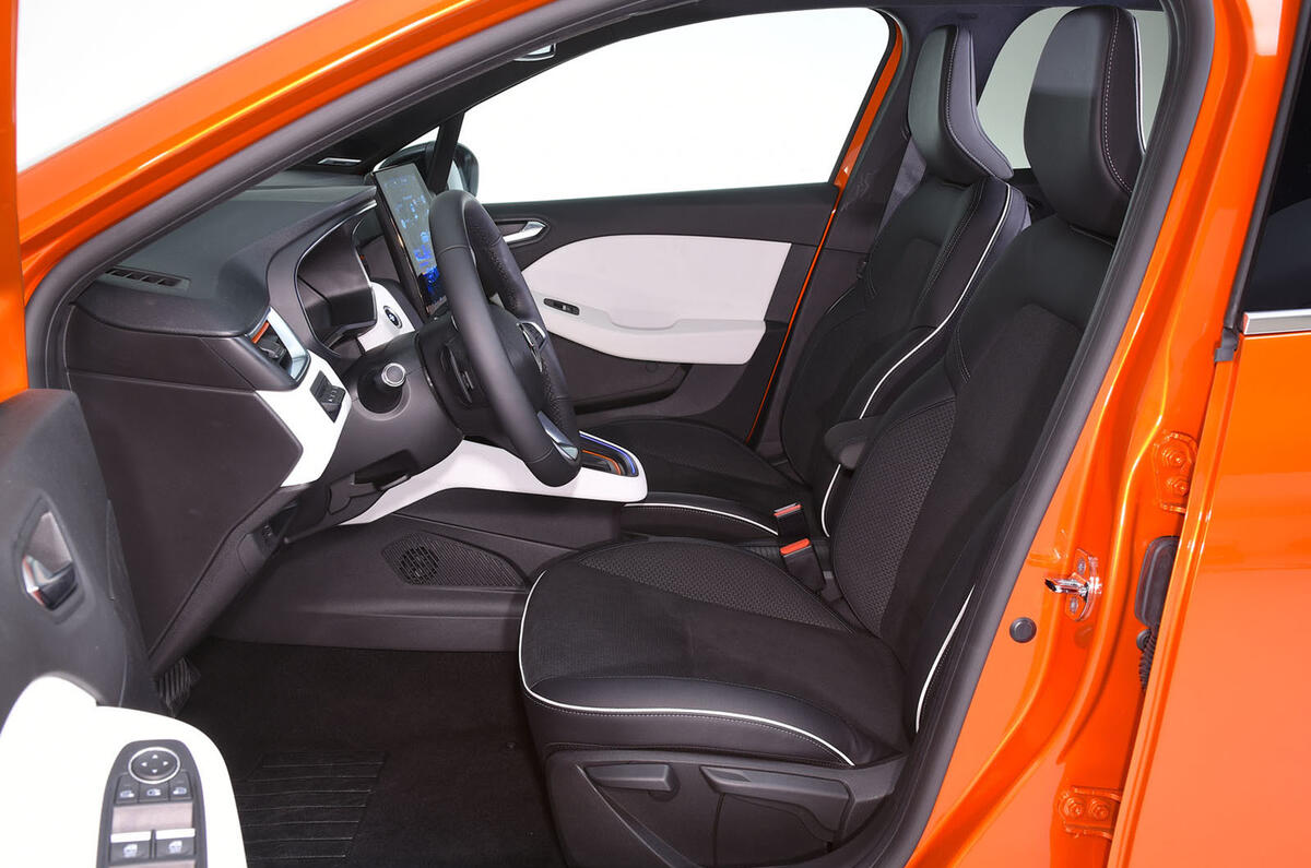 Renault Clio 2019 Autocar studio static - front seats