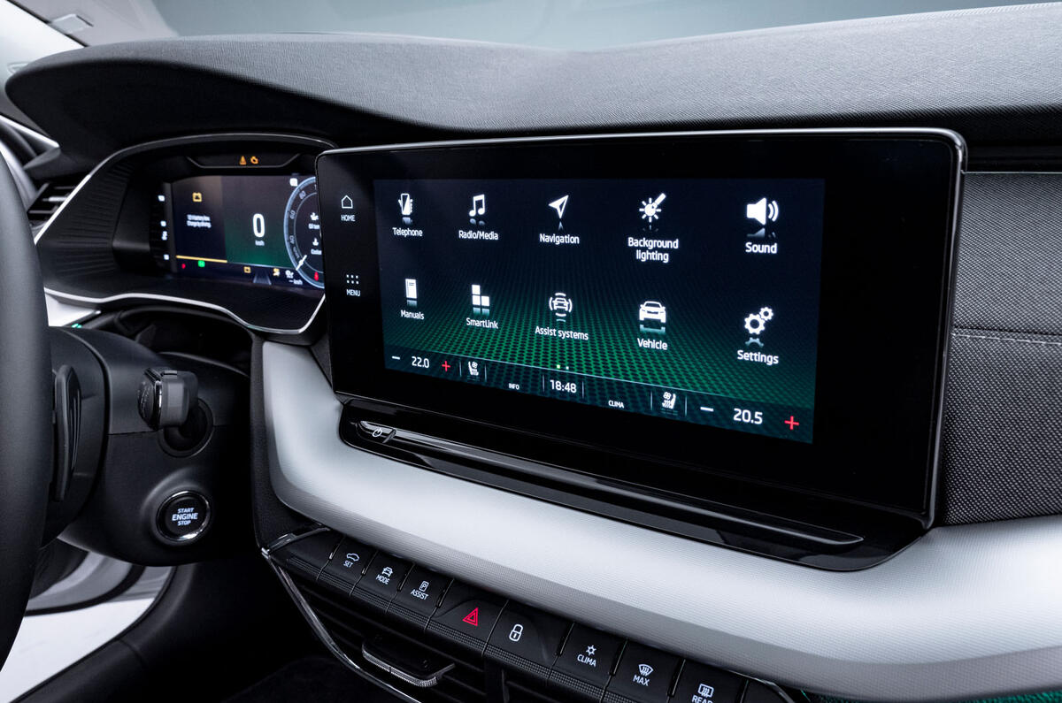 2020 Skoda Octavia official studio - infotainment